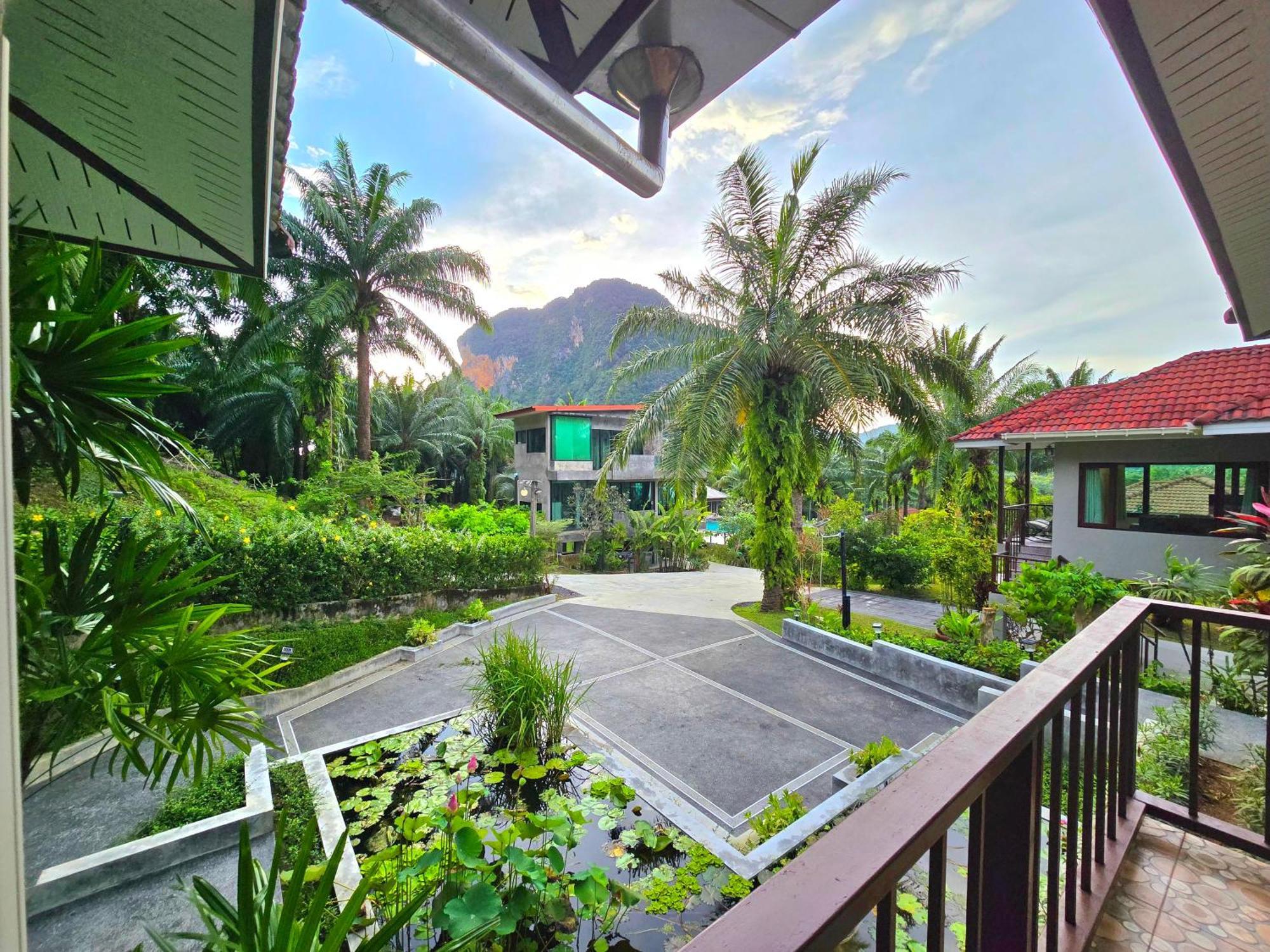 Krabi Hill Pool Villa *
