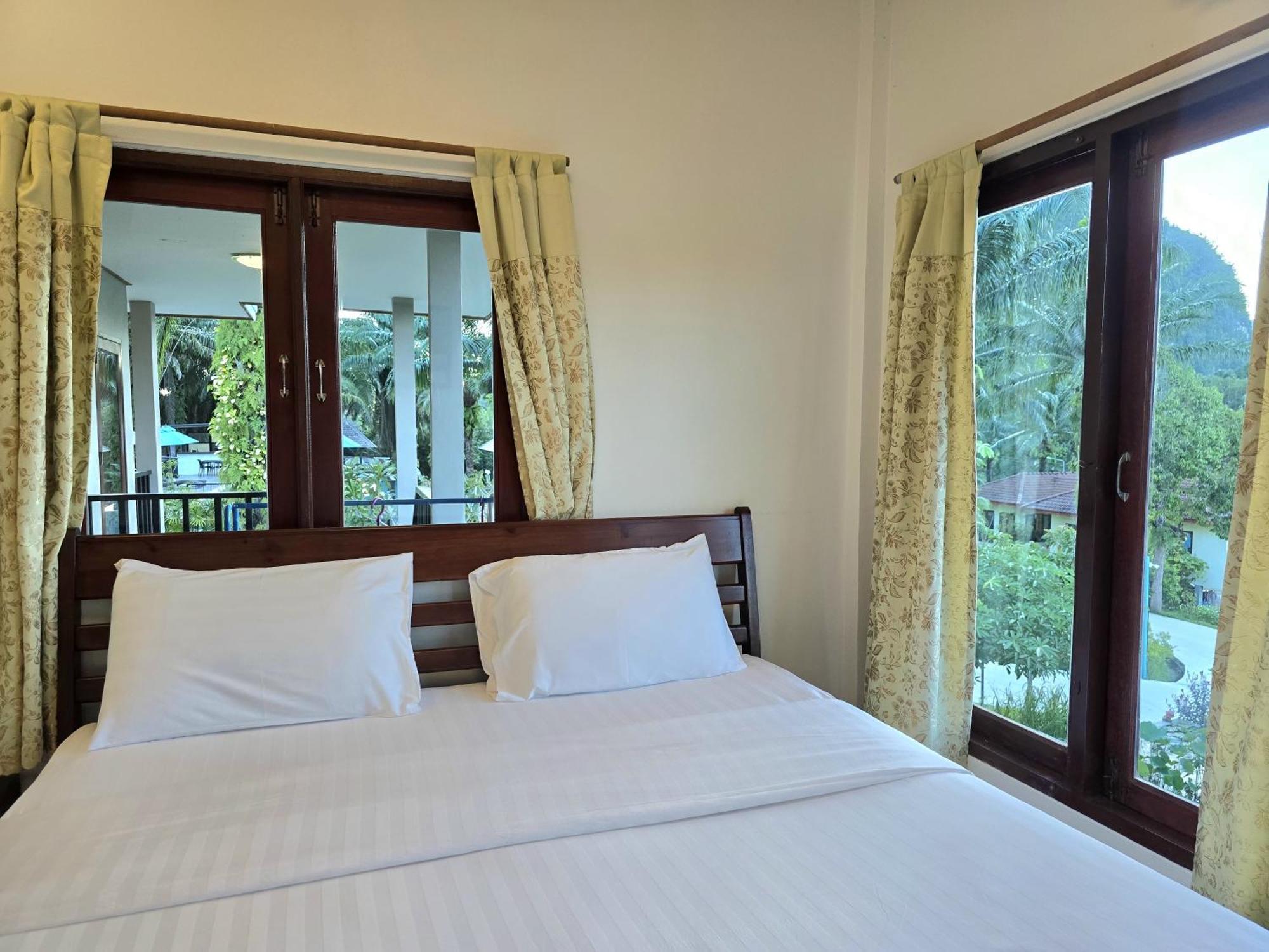 Krabi Hill Pool Villa *
